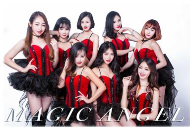 美女組合唱跳團(tuán)(圖1)